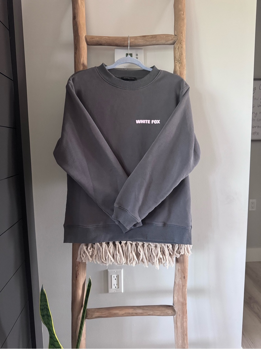 🩶 White Fox Graphic Top — XS/S | Grey